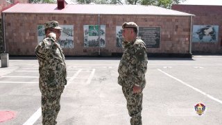 Эдвард Асрян провел строевой смотр на республиканском сборном пункте в преддверии призыва-2026