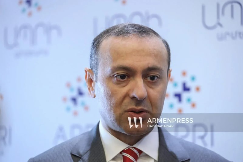 Секретарь Совбеза Армении: Ереван продолжит продвигать мирную повестку и ускорять делимитацию границы с Азербайджаном