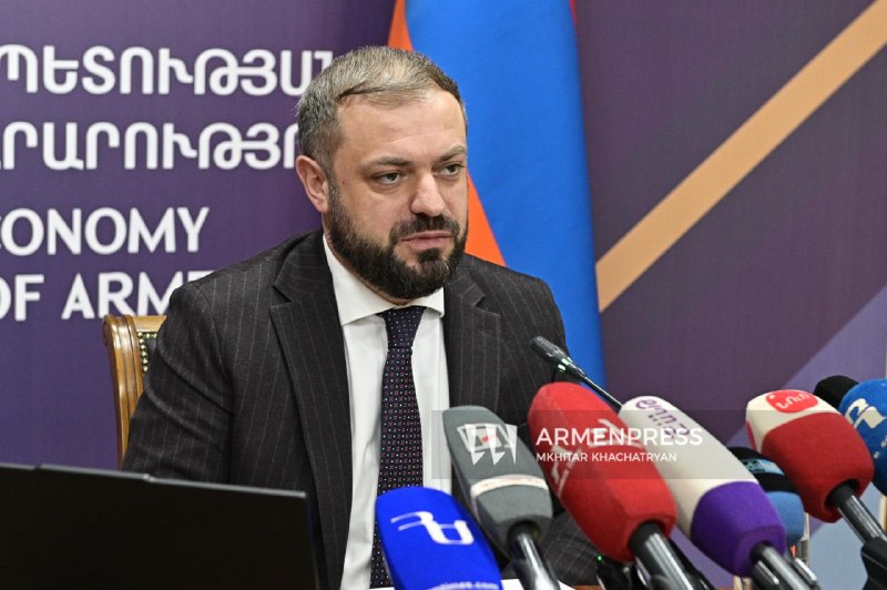Пресс-секретарь опровергла слухи о письме Папояна Алиханову: приглашение на форум в Екатеринбурге уже получено