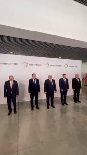 Пашинян на Иннопром-2026 в Екатеринбурге осмотрел павильоны выставки