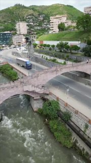 Зона отдыха у памятника Давиду Беку в городе Капан, Сюникская область, Армения