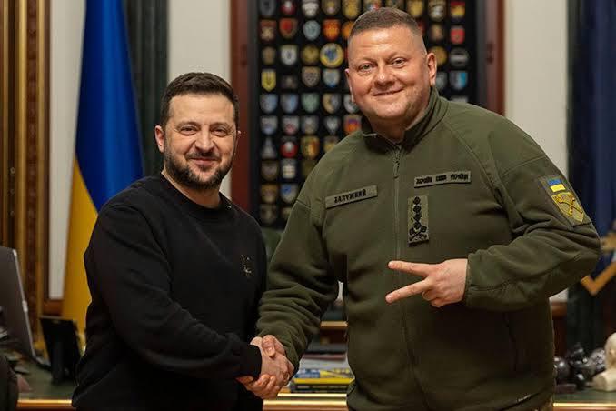 Залужный заявил Зеленскому о готовности баллотироваться в президенты осенью 2024 года