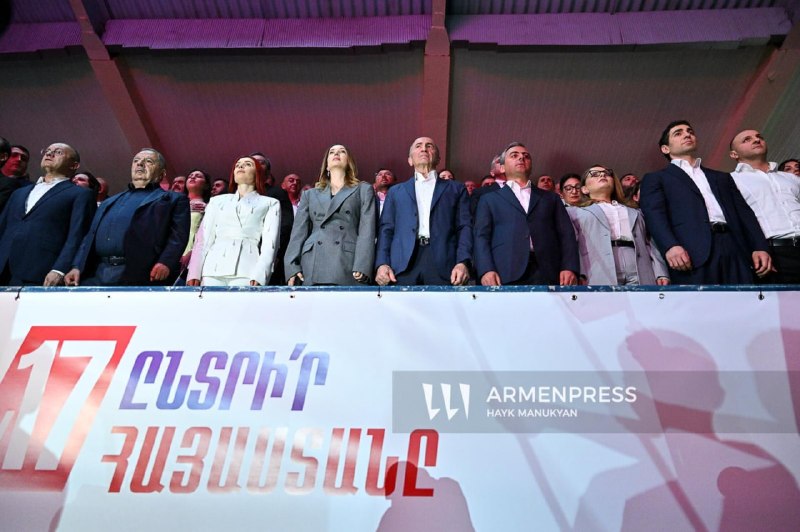 Блок «Армения» объявил о решении взять мандаты: «Мандат — это оружие»