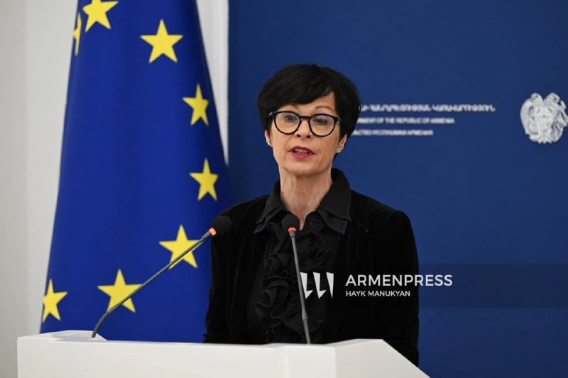 ЕК надеется начать переговоры о вступлении Украины в ЕС по всем 33 главам в июле