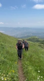 Никол Пашинян в горах Армении во время похода