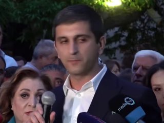 Сторонники проигравших кандидатов устроили акцию у ЦИК, обвиняя в фальсификациях