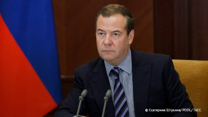 Медведев обвинил Запад в беспрецедентном вмешательстве в выборы в Армении