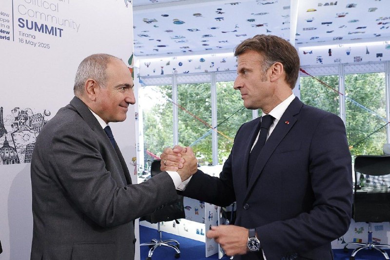 Эммануэль Макрон подтвердил Николу Пашиняну поддержку суверенитета Армении
