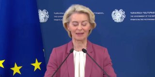 Урсула фон дер Ляйен поздравила Армению с победой демократии: «Дух Бархатной революции жив»